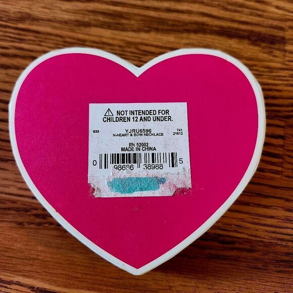 JUICY COUTURE Rosegold and Crystal Cupid's Bow and Arrow Necklace ENCHANTED! - Picture 4 of 8